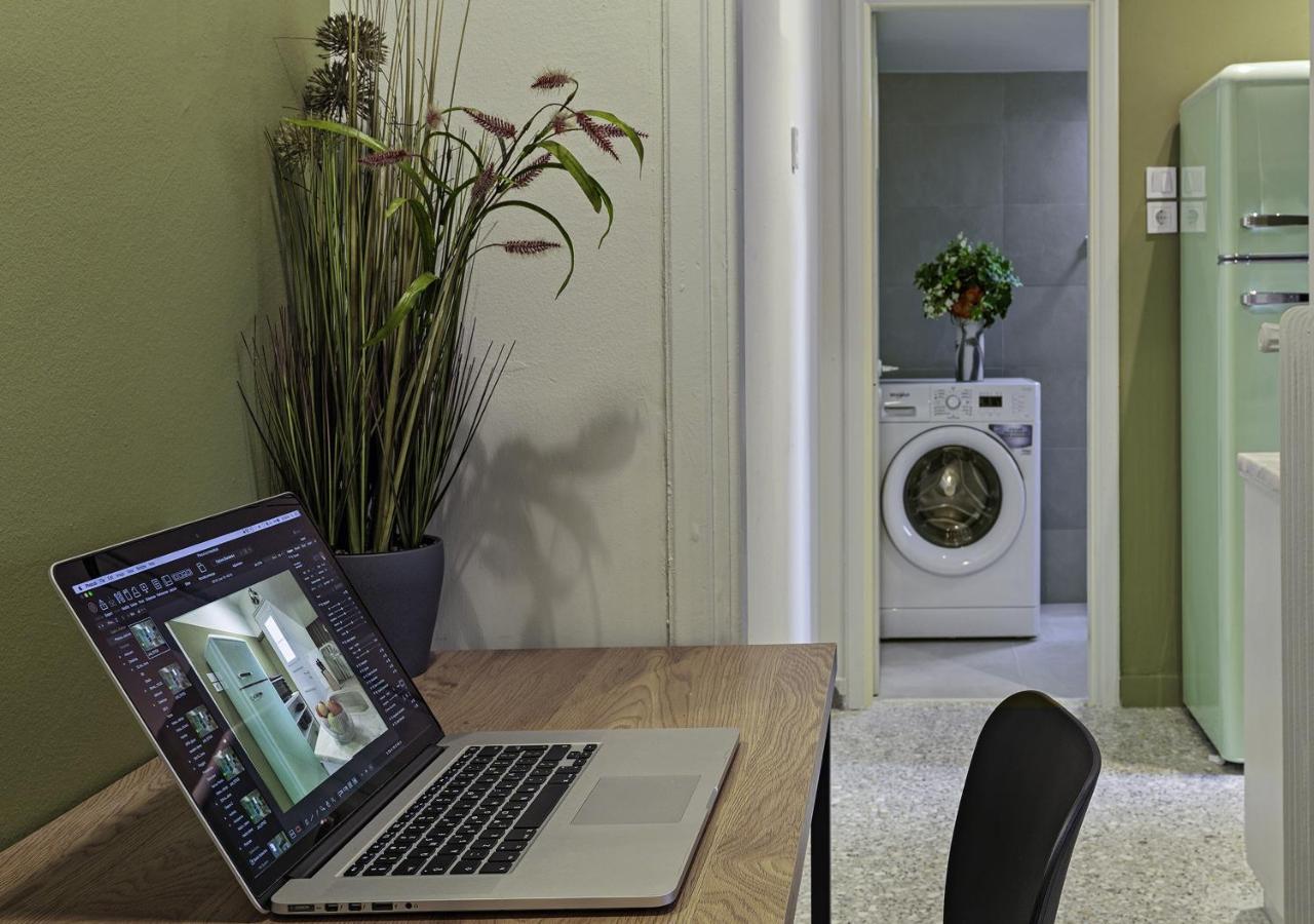 New Hidden Gem, A Studio At A Super Prime Location Atenas Exterior foto